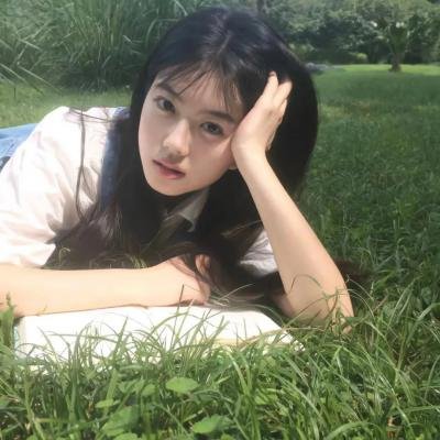 女孩的灵缇犬